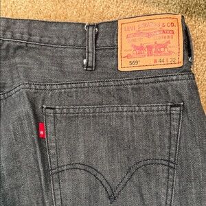 Levi's Men's Charcoal Relaxed Jeans